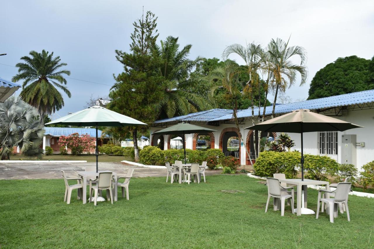 Club Bella Suiza - Carlos Ossa Escobar Marsella  Exterior foto