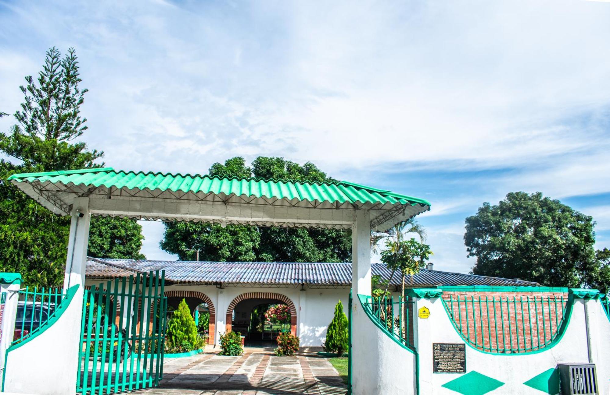 Club Bella Suiza - Carlos Ossa Escobar Marsella  Exterior foto